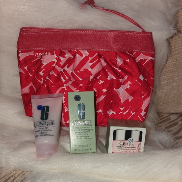 Clinique Other - Clinique Red Makeup Set